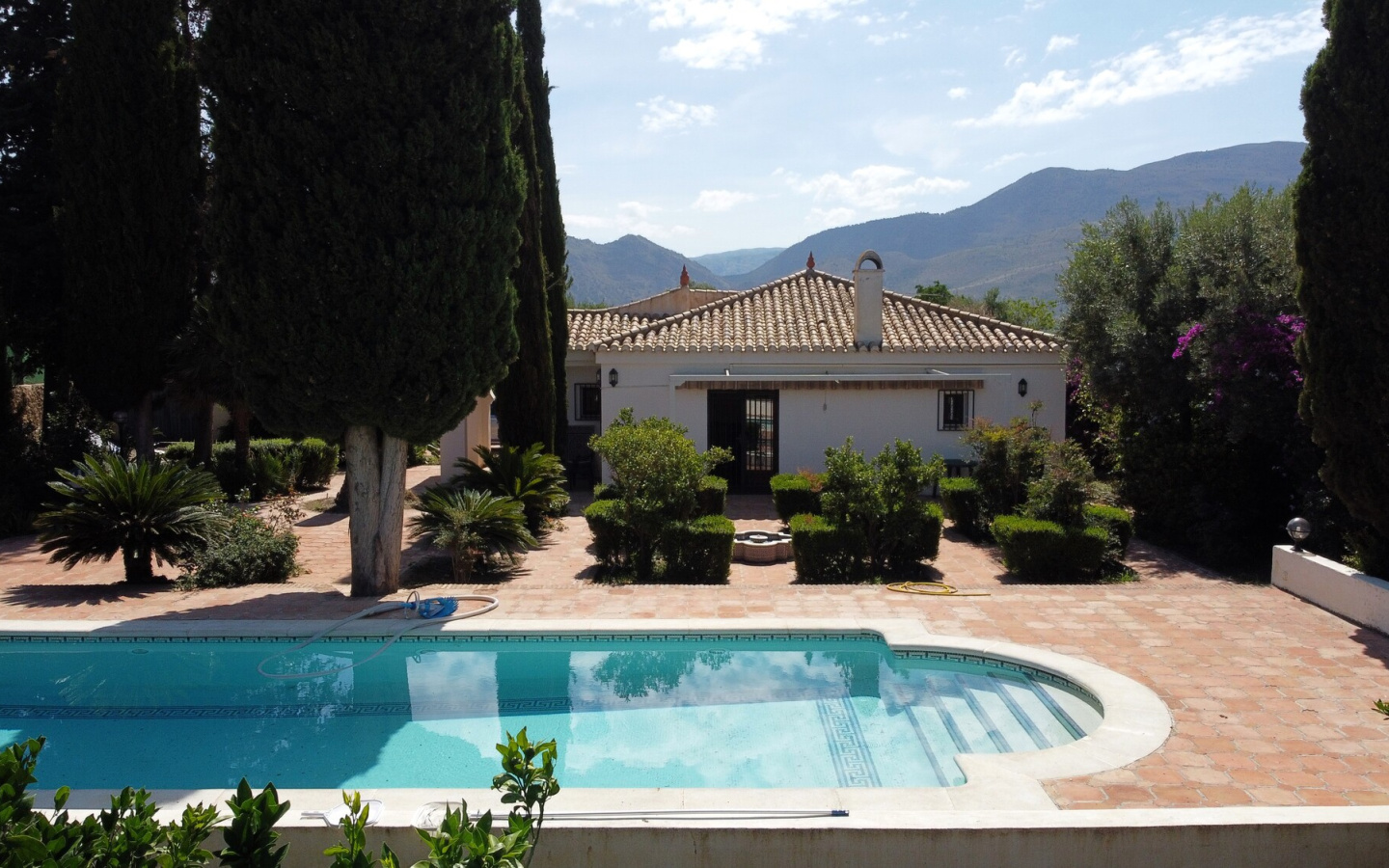 Orgiva.Three Bedroom cortijo with pool