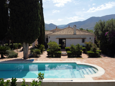 0446, Orgiva.Three Bedroom cortijo with pool