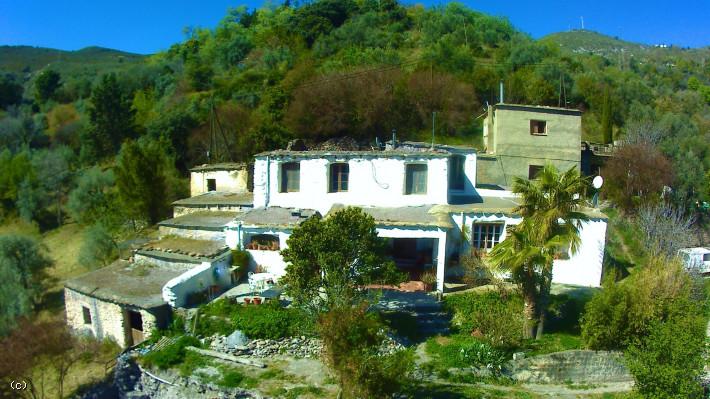 Carataunas. Traditional Alpujarra Cortijo with three hectares of land